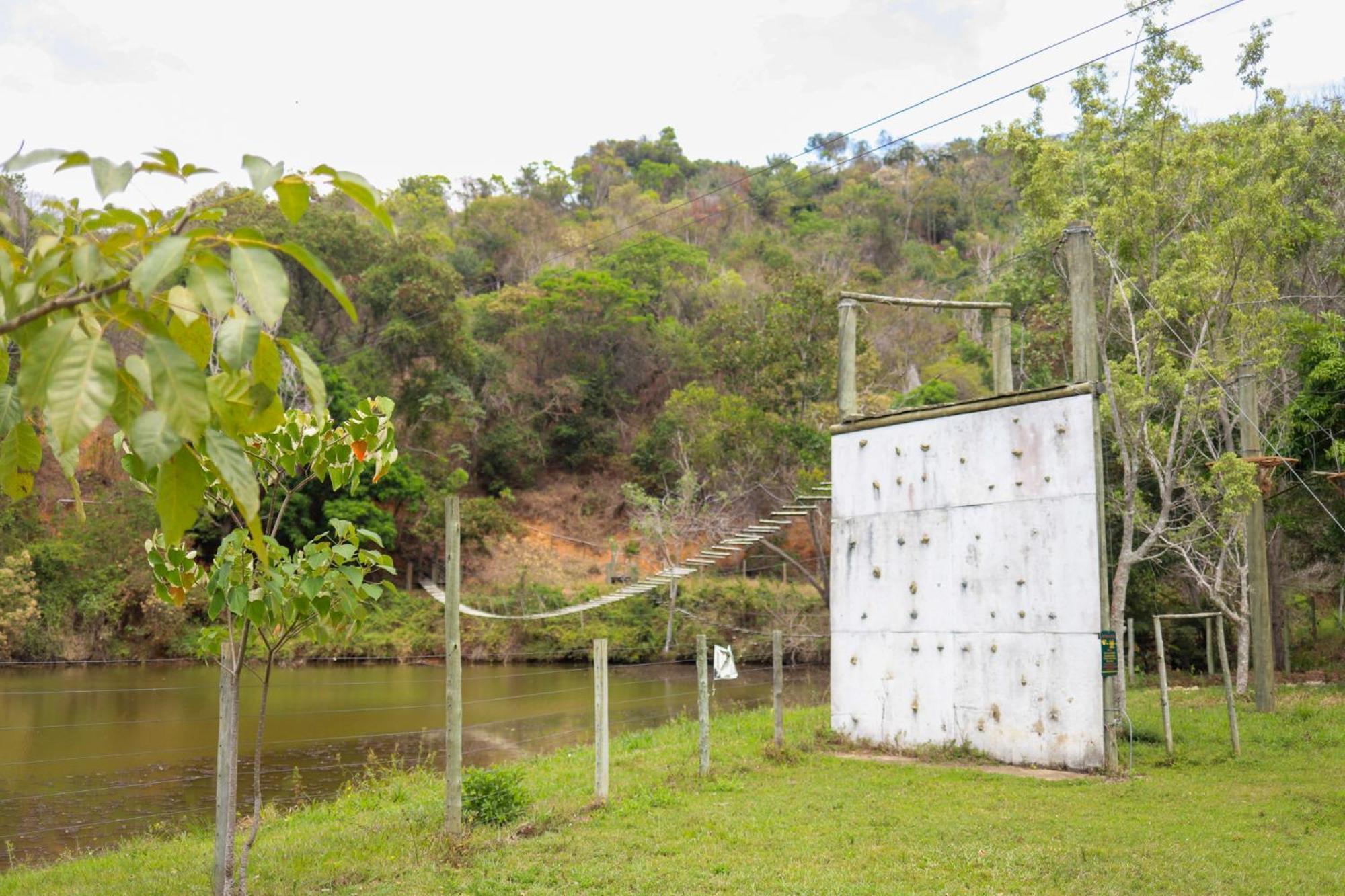 瓦拉达里斯州长市 Vale Silvestre Eco Park酒店 外观 照片